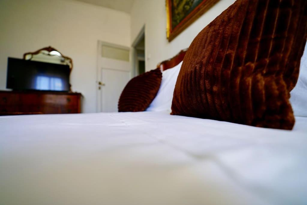 Apartment Nine Stops From The Colosseum Rom