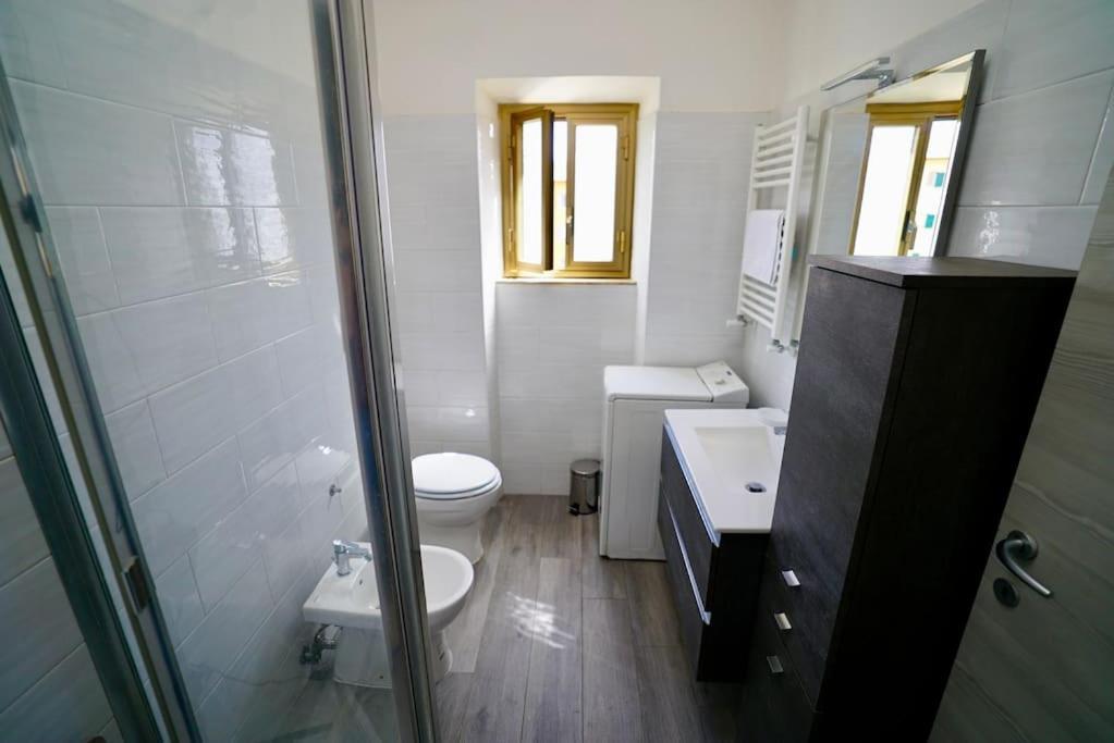 Nine Stops From The Colosseum Apartment Rom