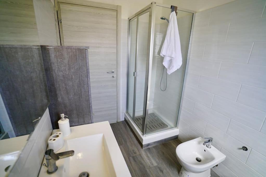 Apartment Nine Stops From The Colosseum Rom