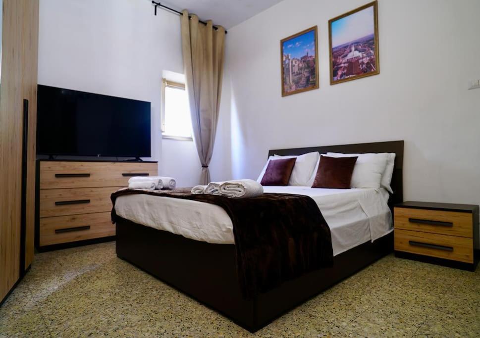 Nine Stops From The Colosseum Apartment Rom